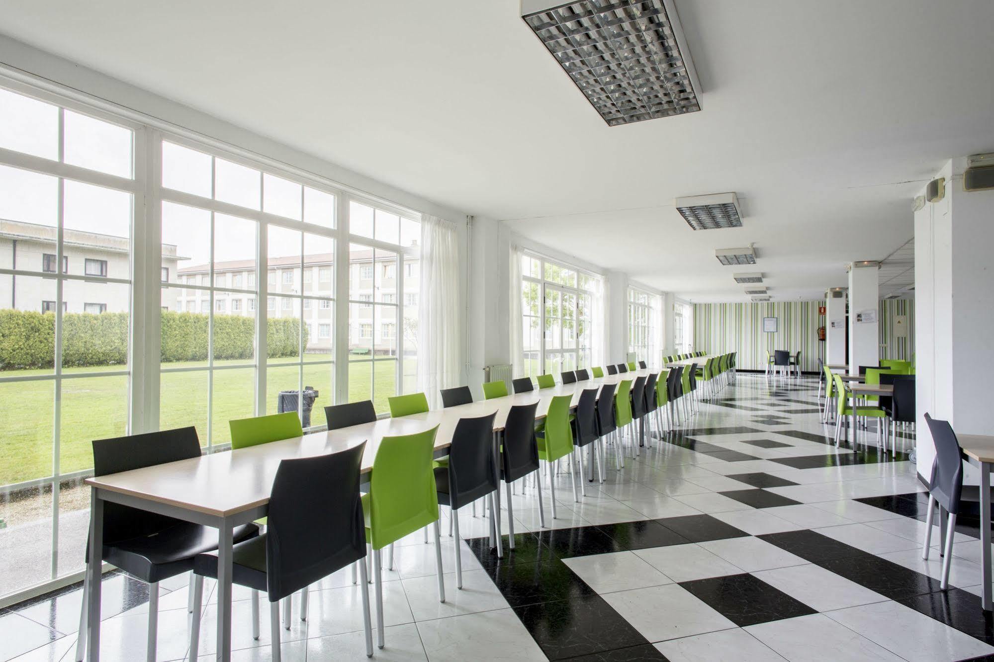 Residencia Universitaria Resa Siglo XXI 쿨리레도 외부 사진